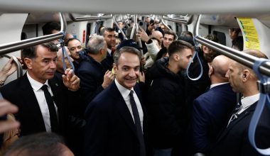 Κ.Μητσοτάκης: Ανήρτησε βίντεο για τα εγκαίνια του Μετρό Θεσσαλονίκης με ένα… ματωμένο πρόσωπο!