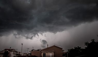 Με αυξημένες νεφώσεις και τοπικές βροχές το σημερινό «σκηνικό» του καιρού – Η πρόγνωση της ΕΜΥ