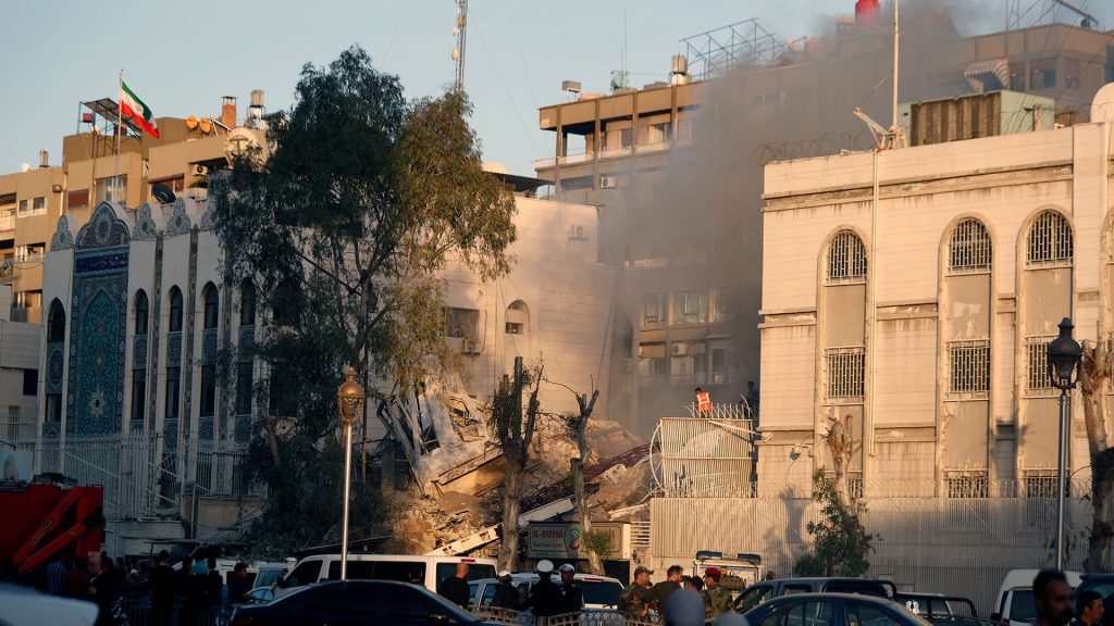 Το Ιράν αρχίζει να εκκενώνει στρατιωτικούς αξιωματούχους και προσωπικό από τη Συρία (βίντεο)