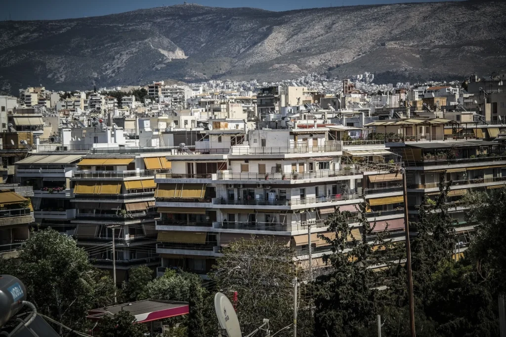 Το γνωρίζατε;- Αν μένετε σε πολυκατοικία σε αυτόν τον όροφο πρέπει να έχετε κλειστά τα παράθυρα: Ο λόγος