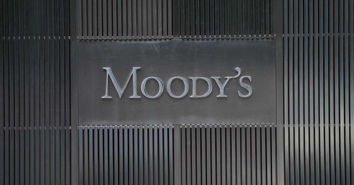 Moody’s: Υποβαθμίζει το αξιόχρεο της Γαλλίας κατά μια βαθμίδα