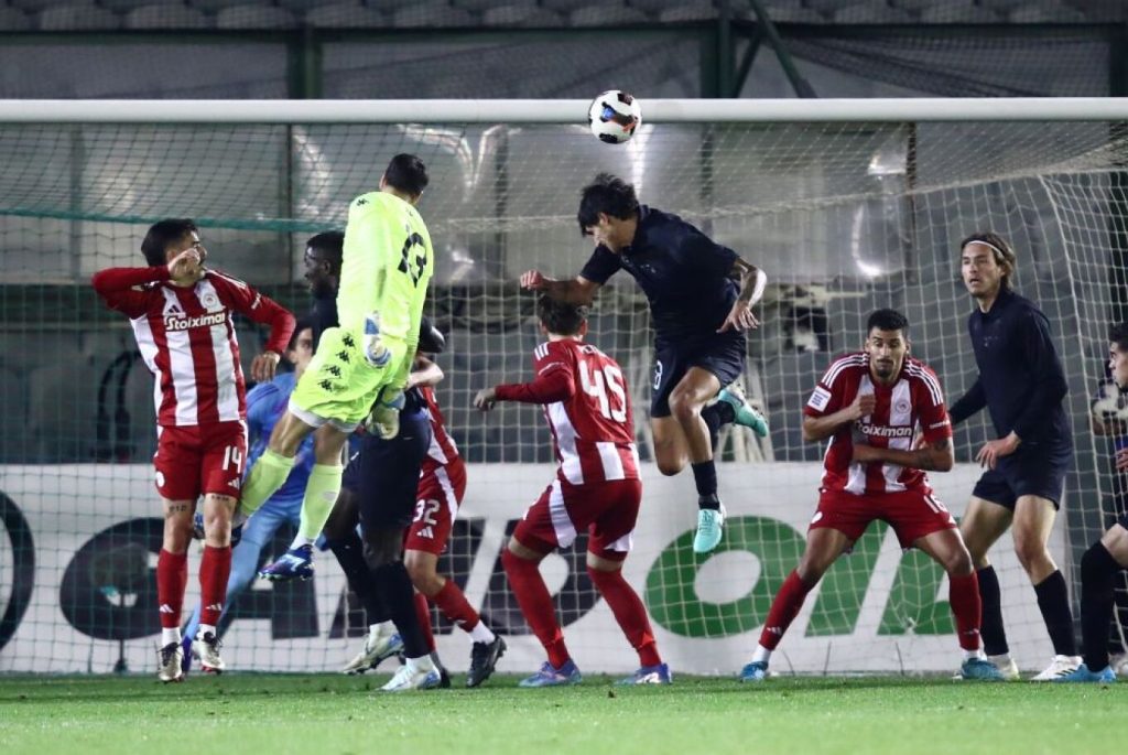 Καλλιθέα – Ολυμπιακός 1-1: Ούτε τώρα δεν πήρε τη νίκη ο Ολυμπιακός – Με «buzzer beater» οι γηπεδούχοι έσωσαν τον πόντο