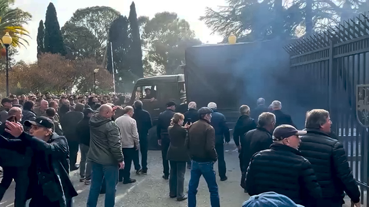 Αμπχαζία: Πυροβόλησαν και σκότωσαν βουλευτή μέσα στο Κοινοβούλιο