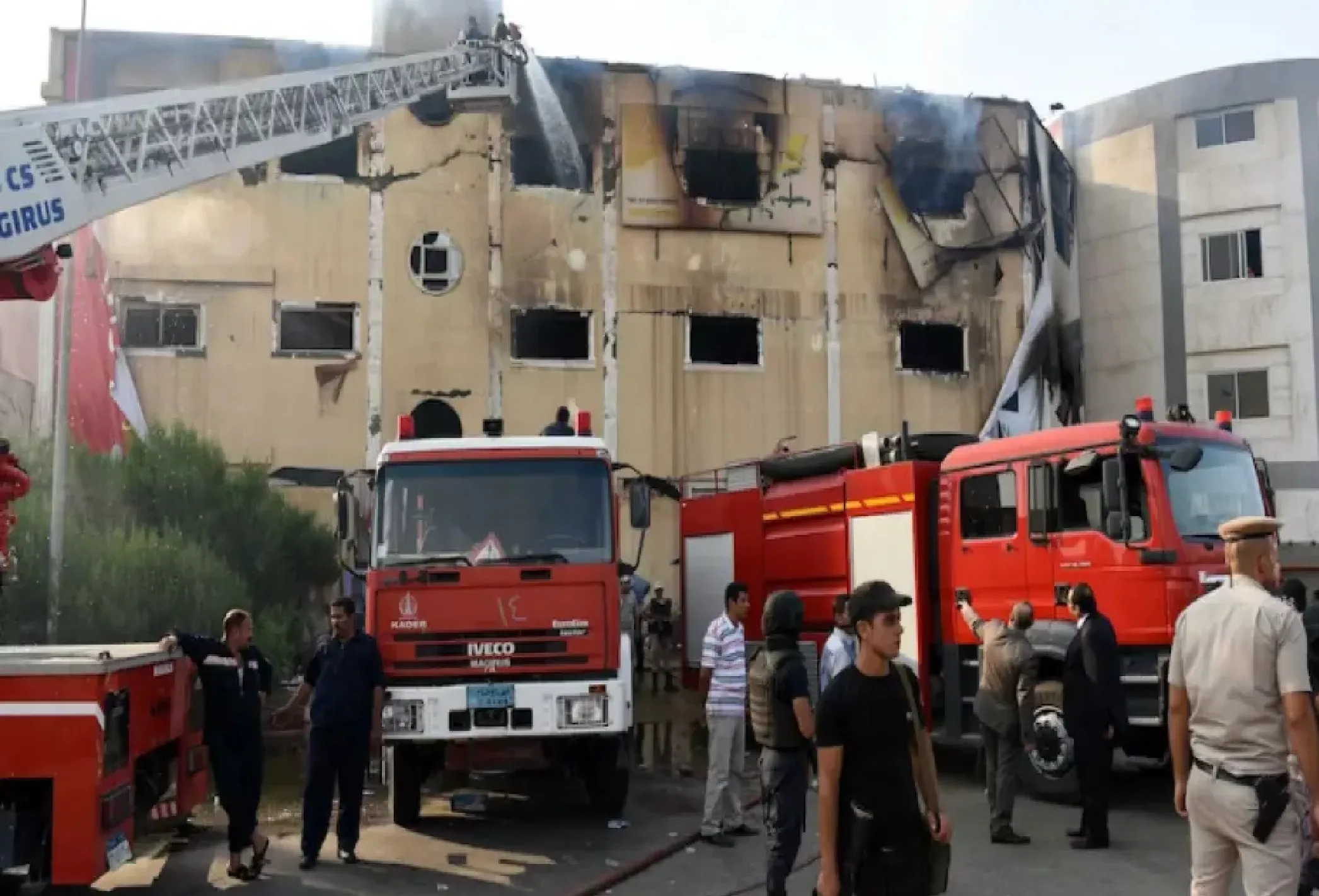 Αίγυπτος: Επτά νεκροί από φωτιά σε παράνομη βιοτεχνία κεριών