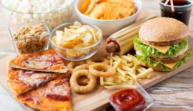 Έρευνα: Η συχνή κατανάλωση junk food μπορεί να επιταχύνει τη βιολογική γήρανση