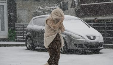 Έκτακτο δελτίο επιδείνωσης του καιρού εξέδωσε η ΕΜΥ: «Έρχονται» βροχές, καταιγίδες και χιόνια