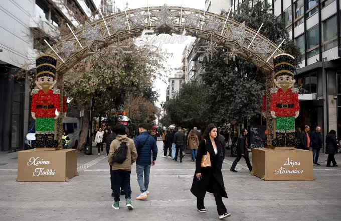 Εορταστικό ωράριο: Πώς θα λειτουργήσουν σήμερα τα καταστήματα