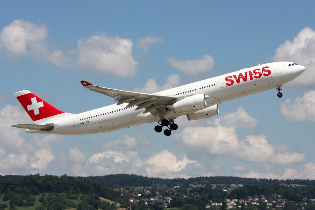 Πτήση της Swiss International Air Lines έκανε αναγκαστική προσγείωση στην Αυστρία: Γέμισε καπνούς η καμπίνα και το πιλοτήριο