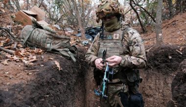 Ουκρανικό FPV drone επιχειρεί να πλήξει Ρώσους στρατιώτες αλλά…αποδεικνύεται ελλαττωματικό (βίντεο)