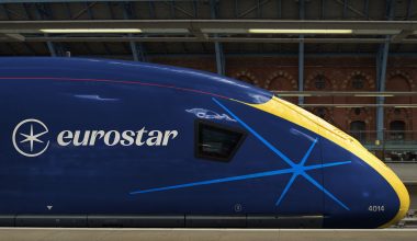 Επιβάτες του Eurostar παγιδεύτηκαν για ώρες στη σήραγγα της Μάγχης