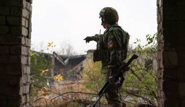 Συνεχίζονται οι μάχες ανάμεσα στην ρωσική ομάδα «Κέντρο» και τους AFU στο δάσος της Κρεμένναγια (βίντεο)