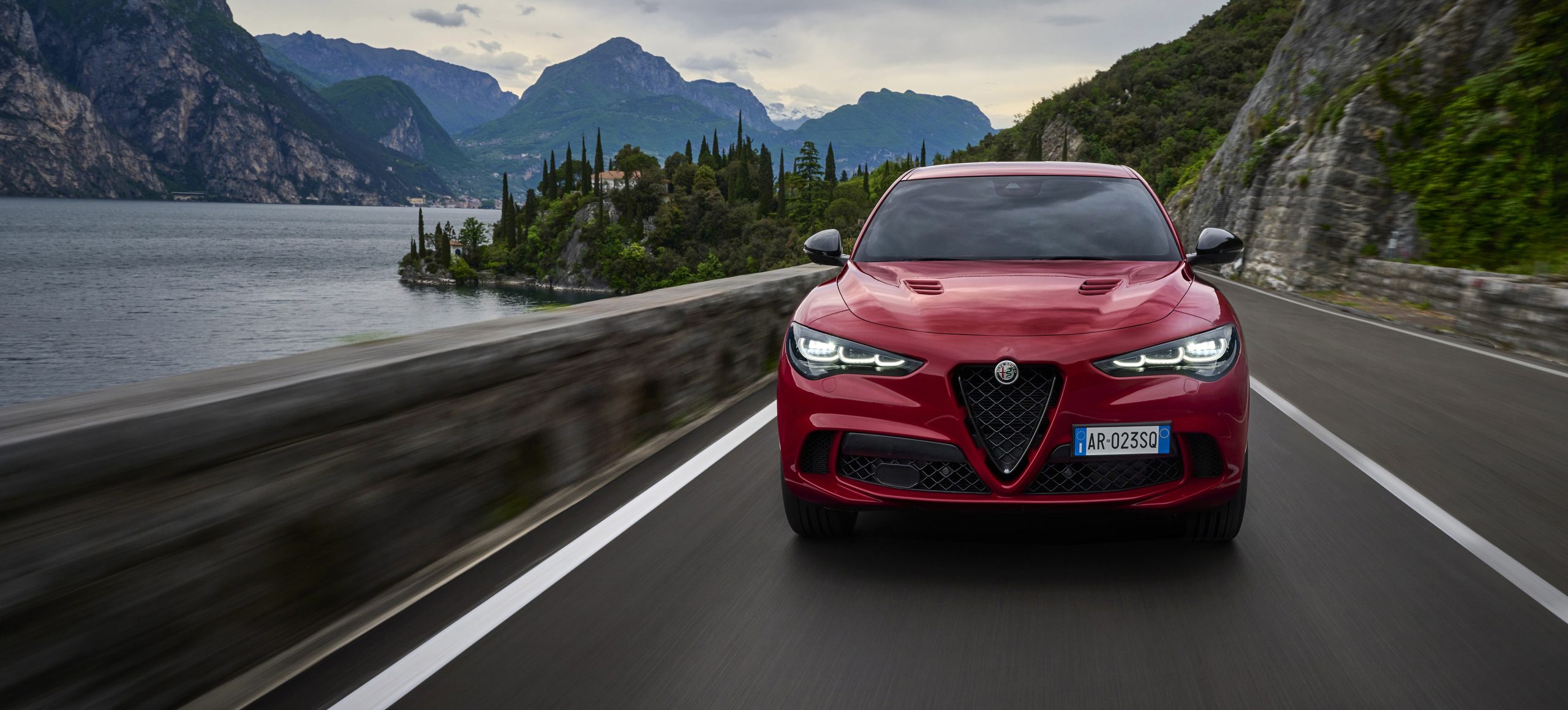 Τι επιφυλάσσει το 2025 για την Alfa Romeo;