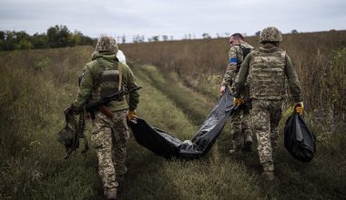 Οι Ρώσοι κατέλαβαν τον οικισμό Νοβελένοφκα και οι Ουκρανοί απώλεσαν κι άλλο προσωπικό στο Κουρσκ (βίντεο – σκληρές εικόνες)