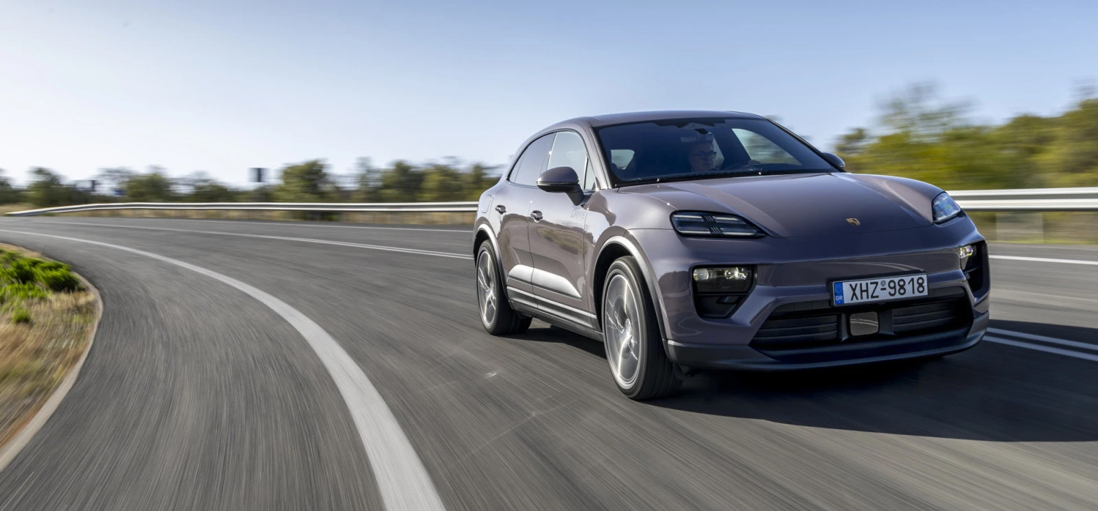 Δοκιμάζουμε τη νέα Porsche Macan 4, αλλαγή σελίδας