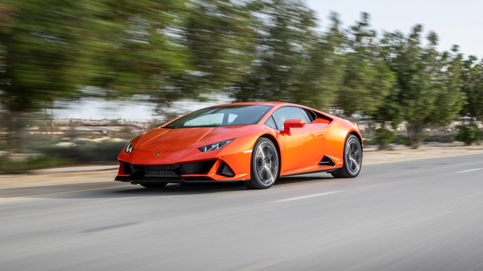 Ινδία: Βίντεο από τη στιγμή που μία Lamborghini Huracan τυλίγεται στις φλόγες την παραμονή των Χριστουγέννων