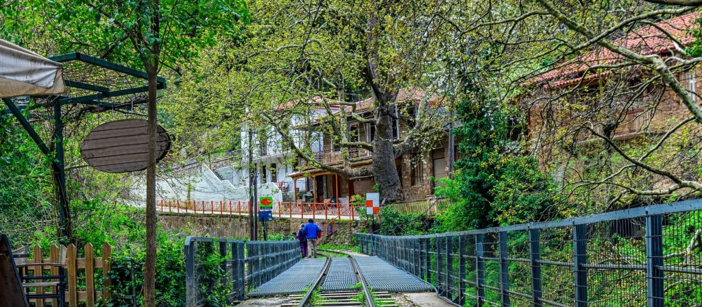 Δείτε ποιο είναι το χωριό στην ορεινή Αχαΐα που «πρωταγωνίστησε» σε ταινίες του ελληνικού κινηματογράφου (φωτο)