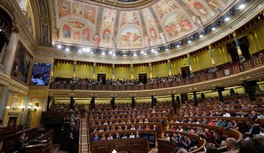 Η ισπανική κυβέρνηση κατέγραψε ανάπτυξη 3,1% και τώρα μειώνει τις ώρες εργασίας σε όλους