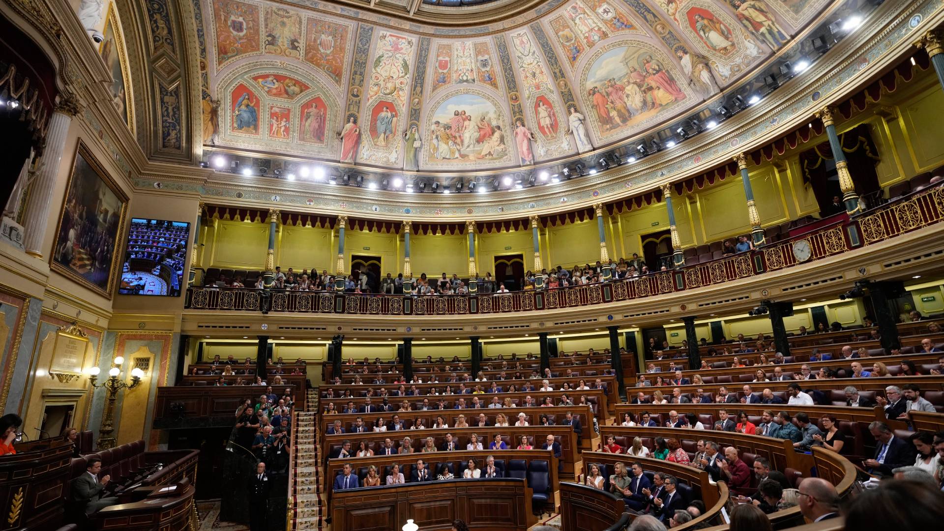 Η ισπανική κυβέρνηση κατέγραψε ανάπτυξη 3,1% και τώρα μειώνει τις ώρες εργασίας σε όλους