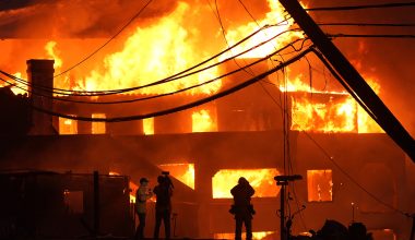 Πύρινη κόλαση στο Λος Άντζελες: Προβλέψεις για επικίνδυνους θυελλώδεις ανέμους