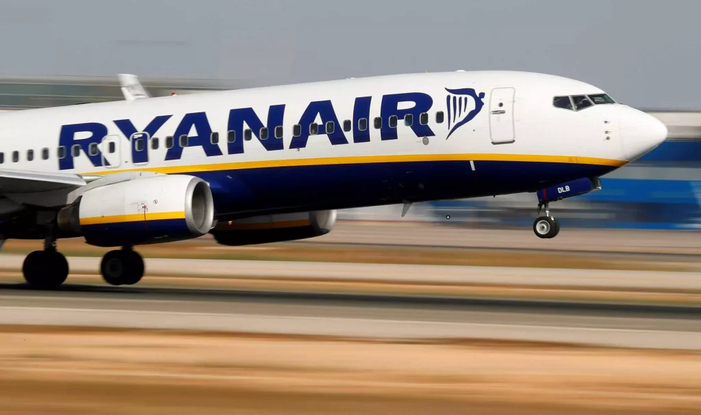 Θρίλερ με πτήση της Ryanair στη Λιθουανία: Δεν μπόρεσε να προσγειωθεί λόγω παρεμβολών στο GPS