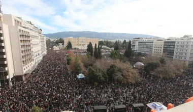 Στις διαδηλώσεις για τα Τέμπη οι πολίτες έδειξαν τι νιώθουν πραγματικά για την κυβέρνηση