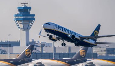 Ryanair: Επιπλέον χρέωση 60€ για μπουκάλι νερού – Τι καταγγέλλει επιβάτιδα