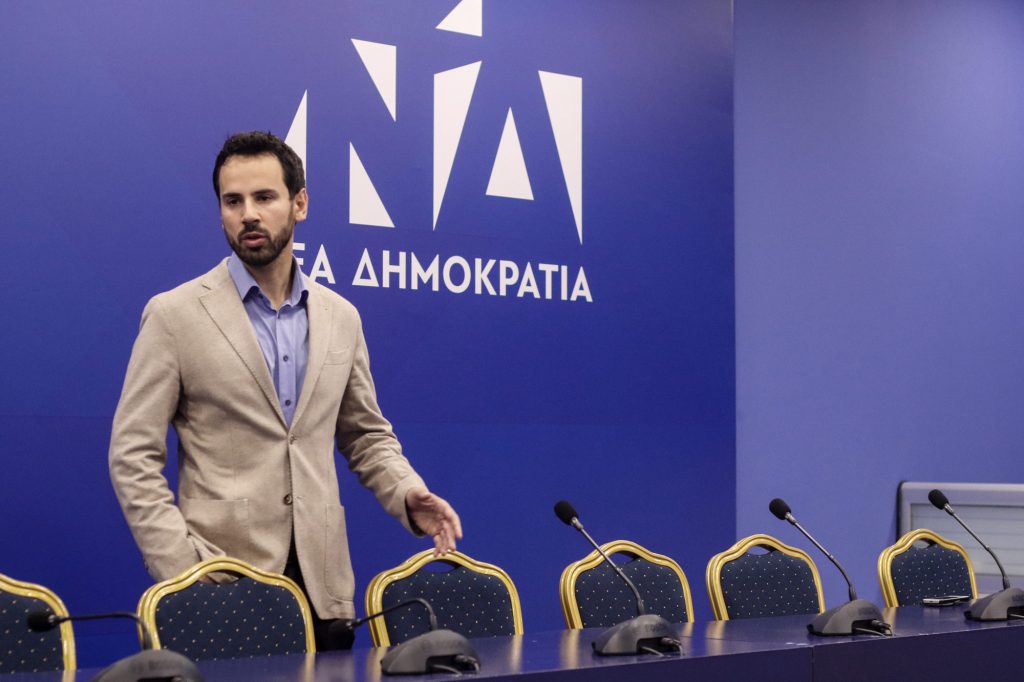 Ρωμανός: Ο Ανδρουλάκης μετέβη στα Τέμπη με τον γιατρό που ενέκρινε «fake» αναρρωτική στον επιθεωρητή του σταθμάρχη