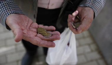 Με συντάξεις… πείνας το 60% των φορολογουμένων! – Η ανισότητα μεταξύ ιδιωτικού και δημοσίου τομέα