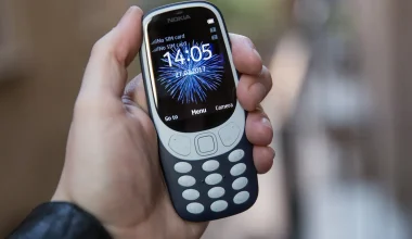 Τι θα συμβεί όταν ένα Nokia 3310 μπει σε μία υδραυλική πρέσα; (βίντεο)